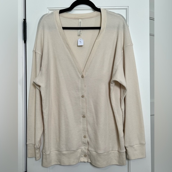 The Group Babaton (Aritzia) Waffle Oversized Cardigan (Med) - Picture 2 of 4